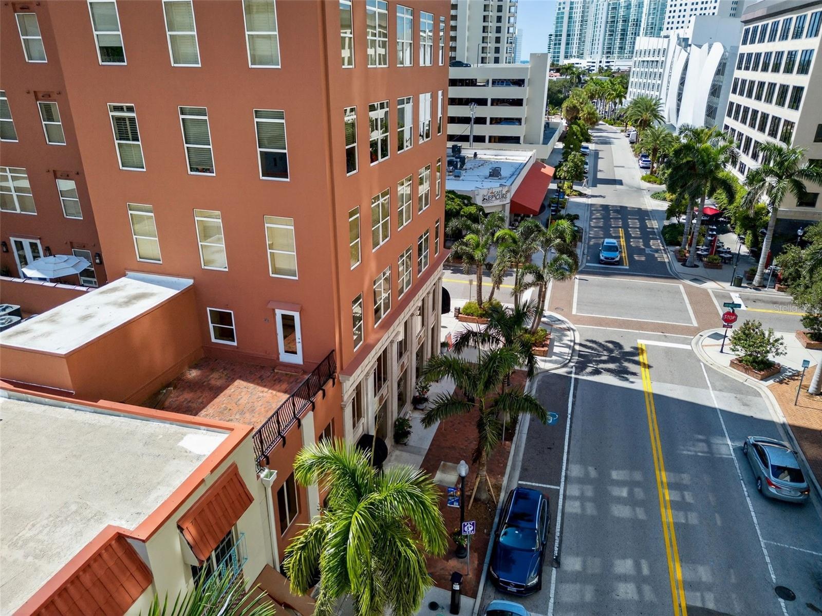 1330 MAIN ST #3