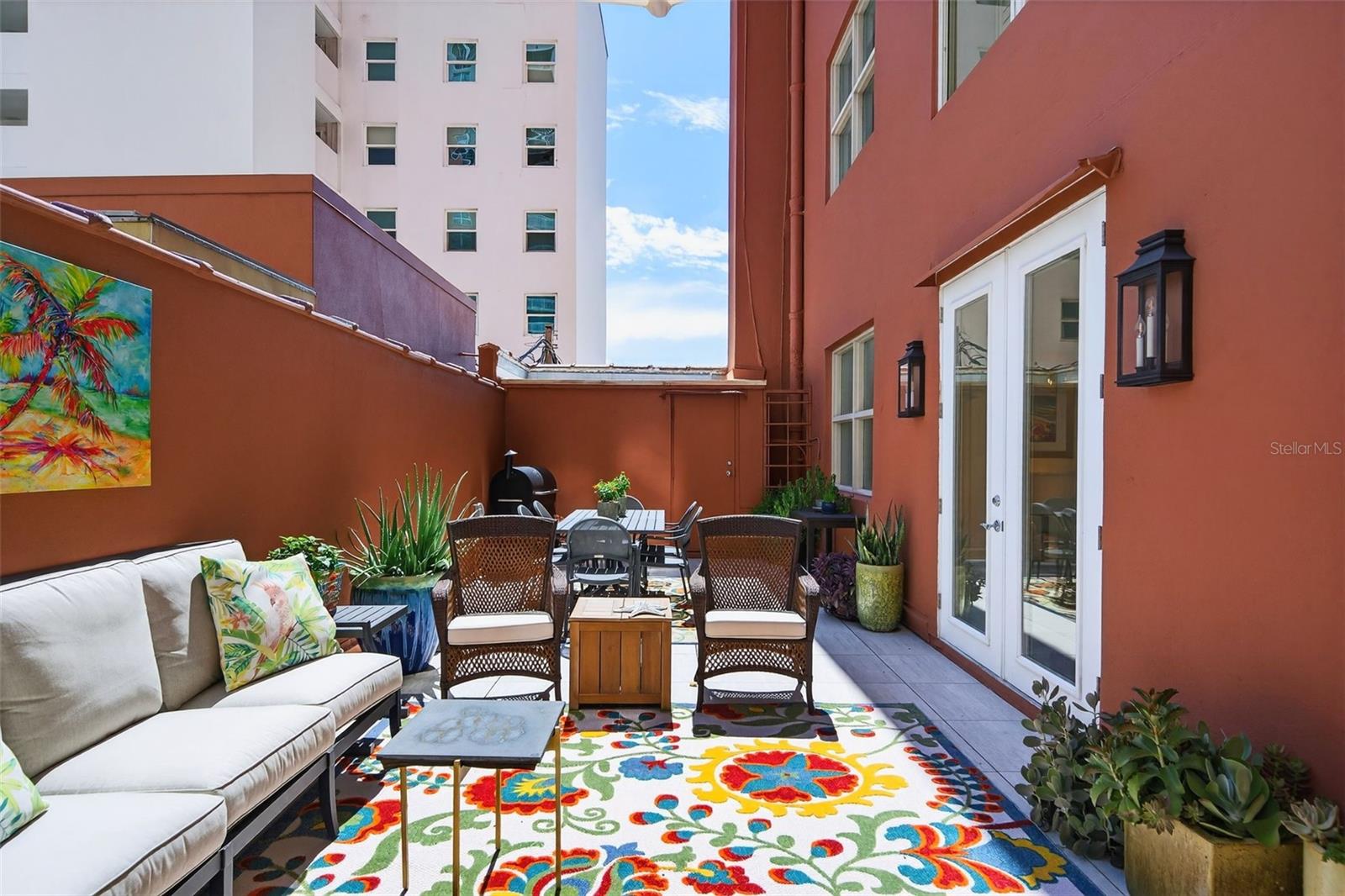 1330 MAIN ST #3