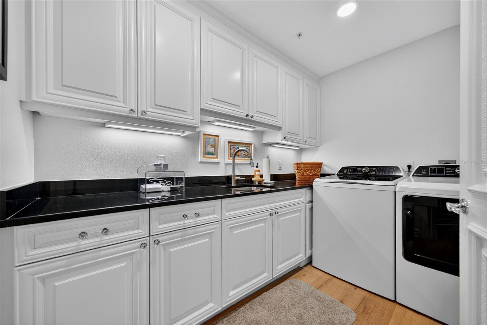1330 MAIN ST #3