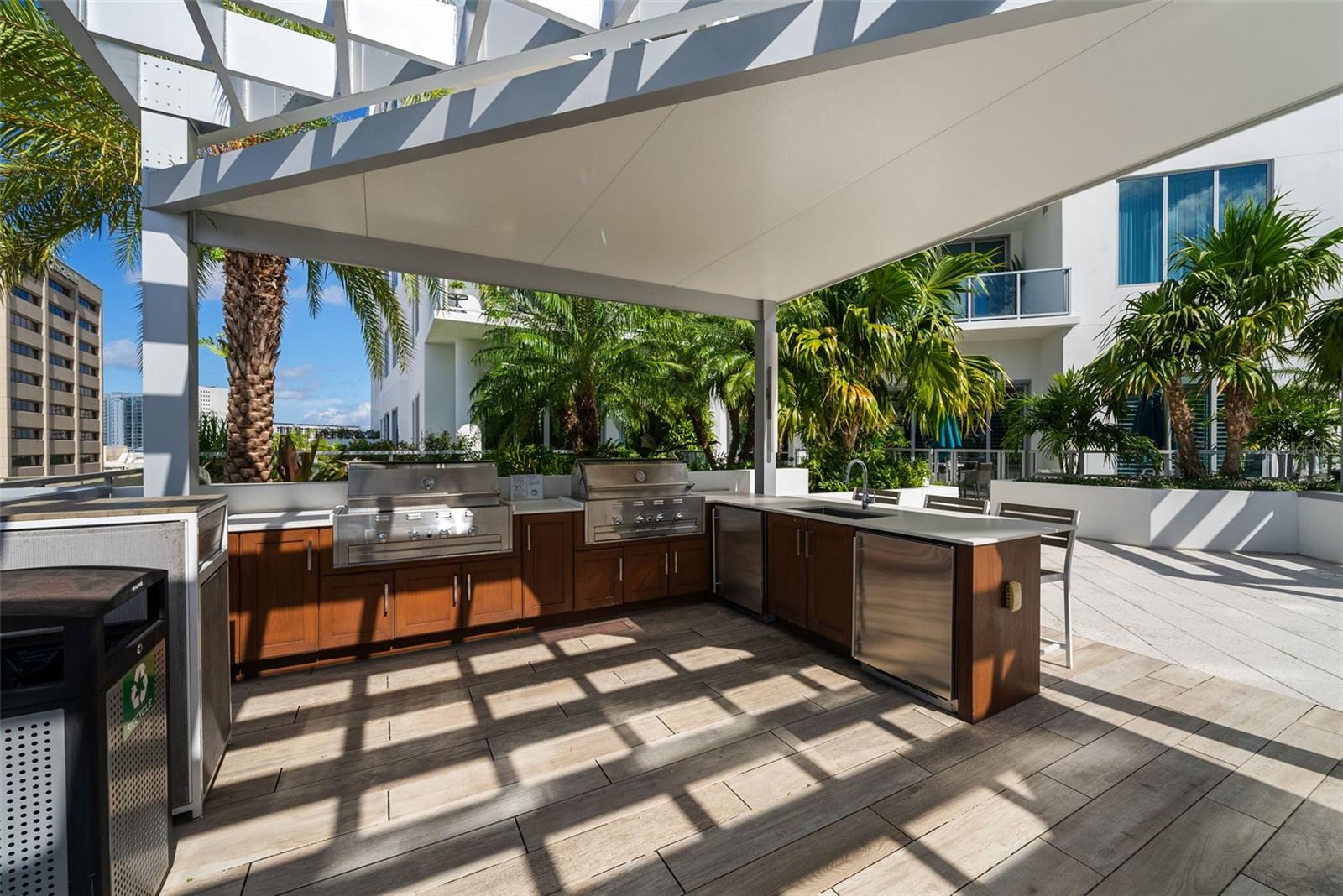 111 S PINEAPPLE AVE #615