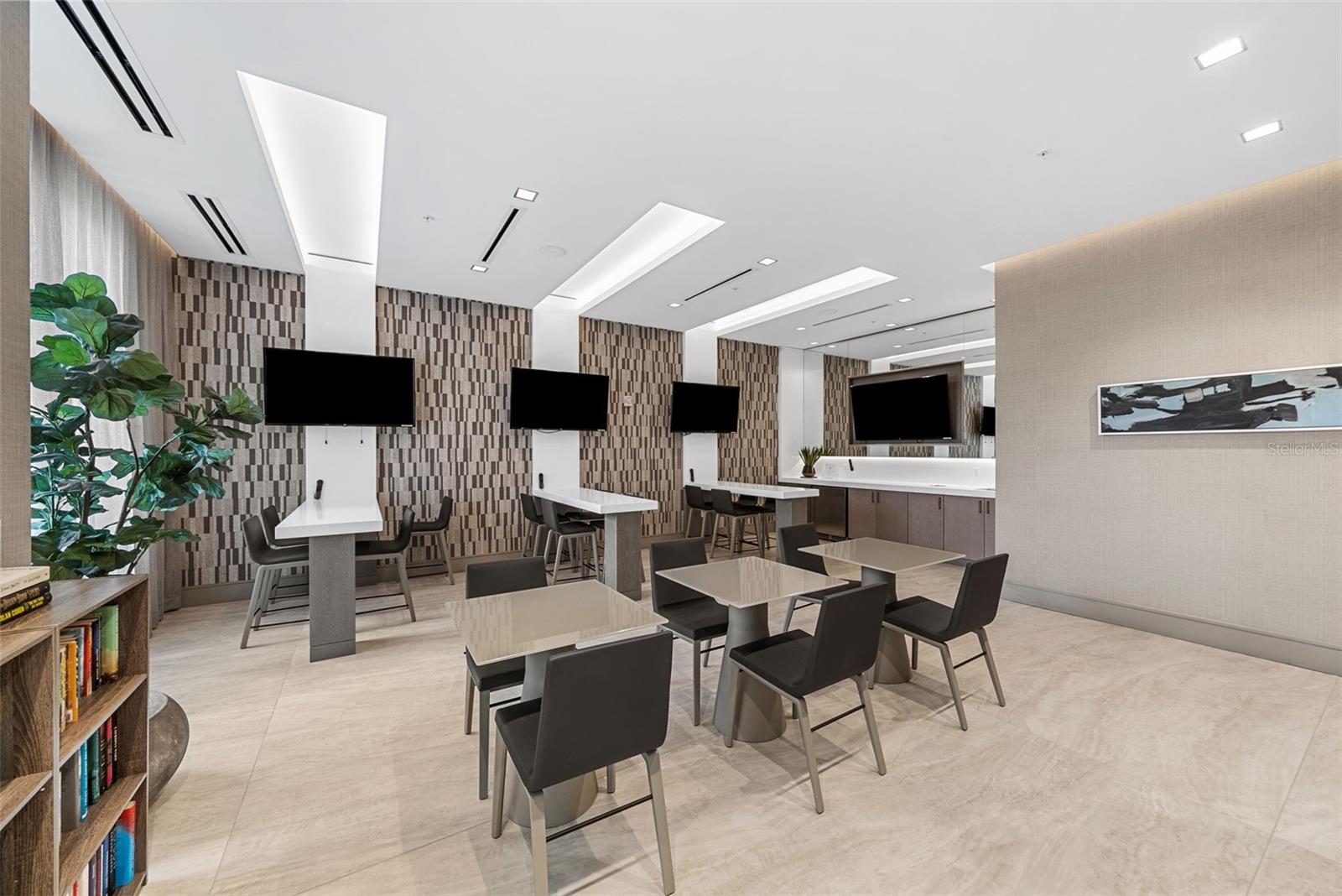 111 S PINEAPPLE AVE #615