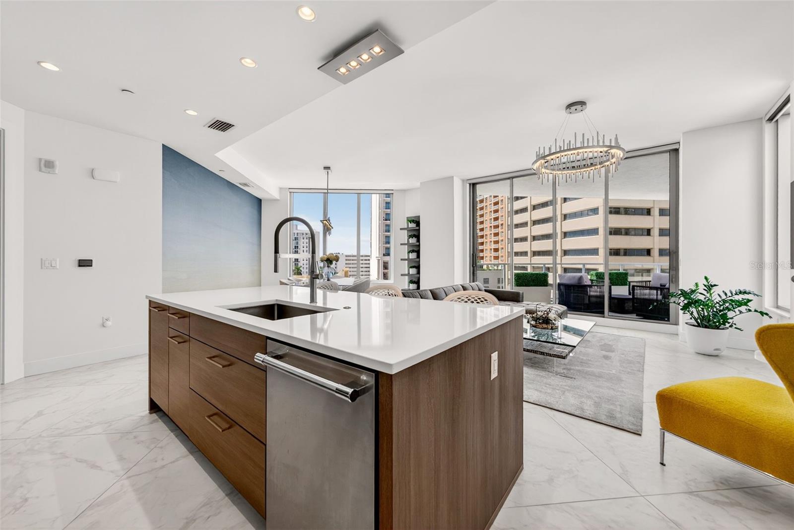 111 S PINEAPPLE AVE #615