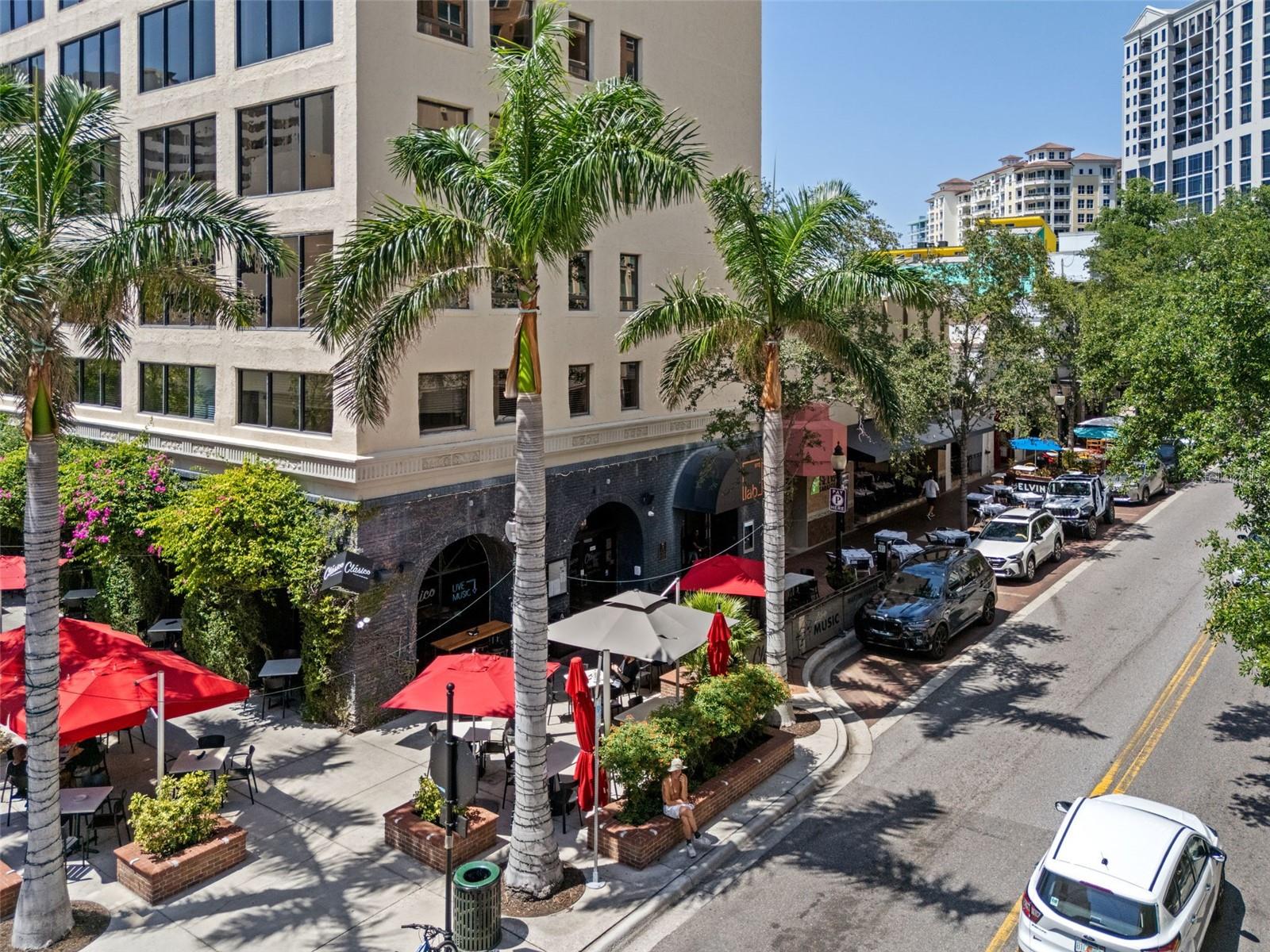 1350 MAIN ST #404