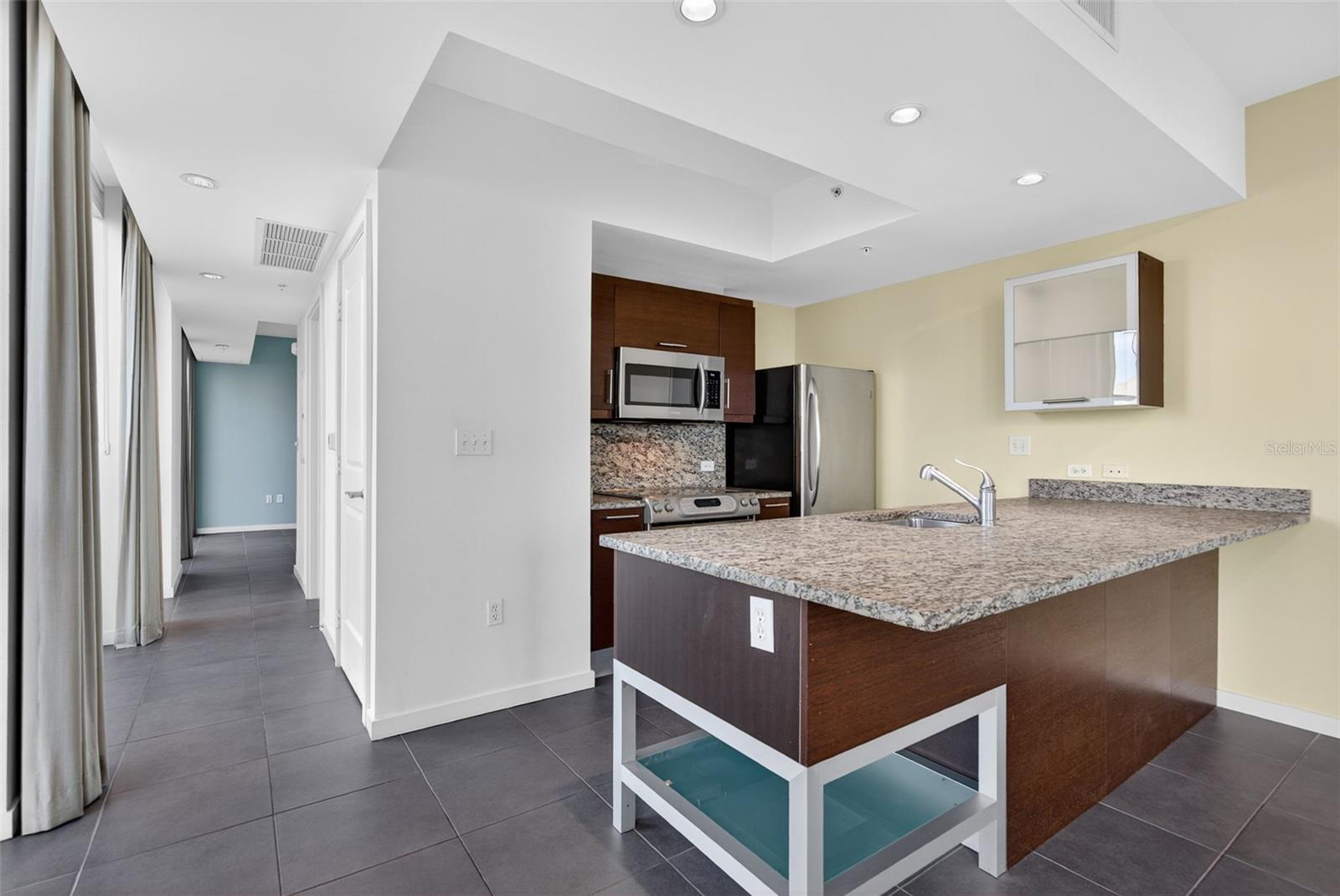 1350 MAIN ST #404