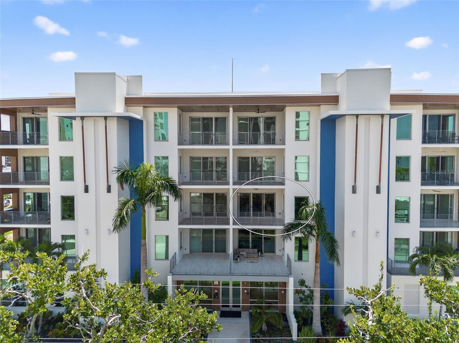 711 S PALM AVE #303
