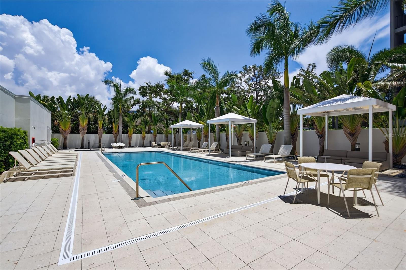 711 S PALM AVE #303