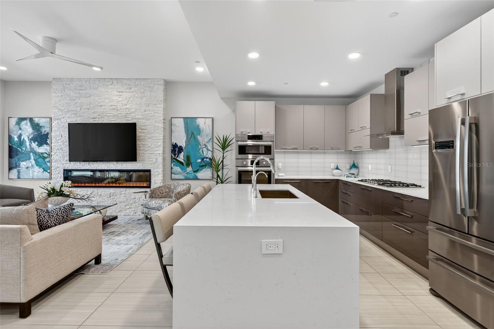 711 S PALM AVE #303