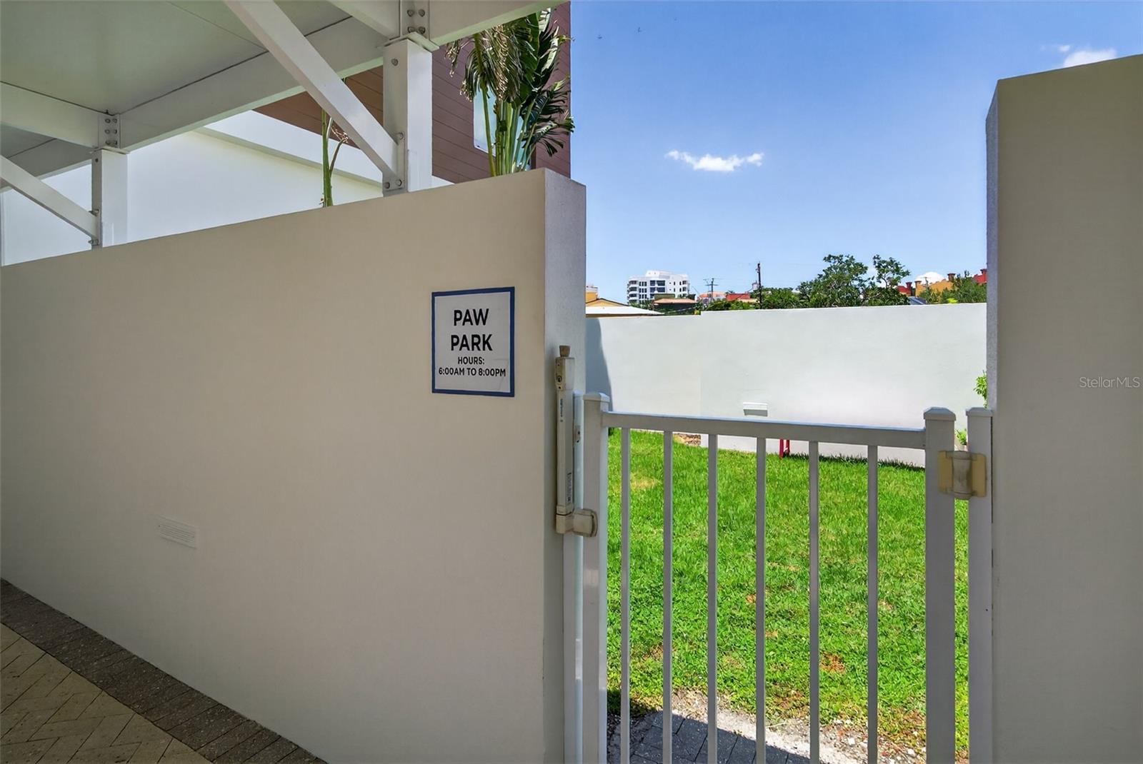 711 S PALM AVE #303