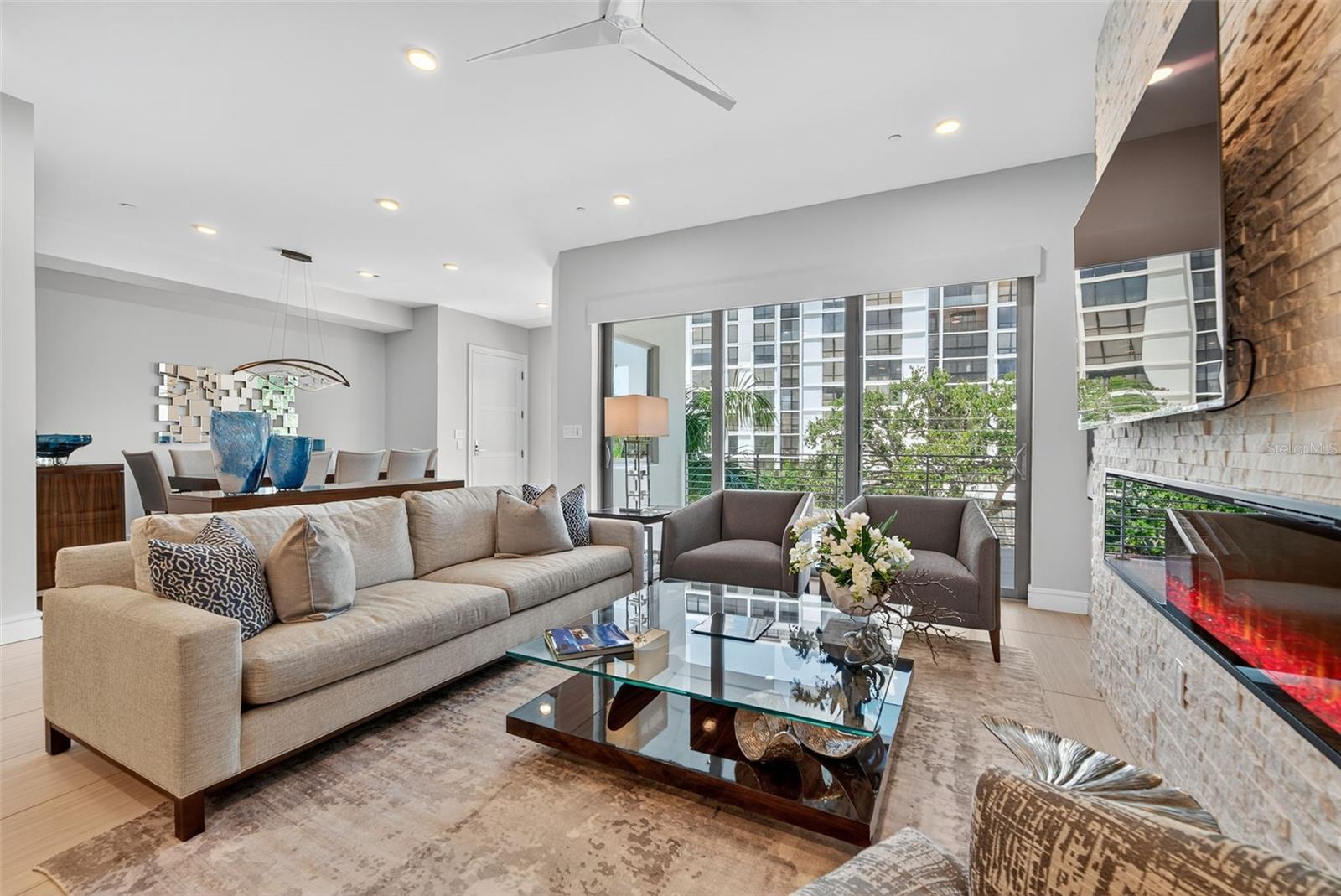 711 S PALM AVE #303