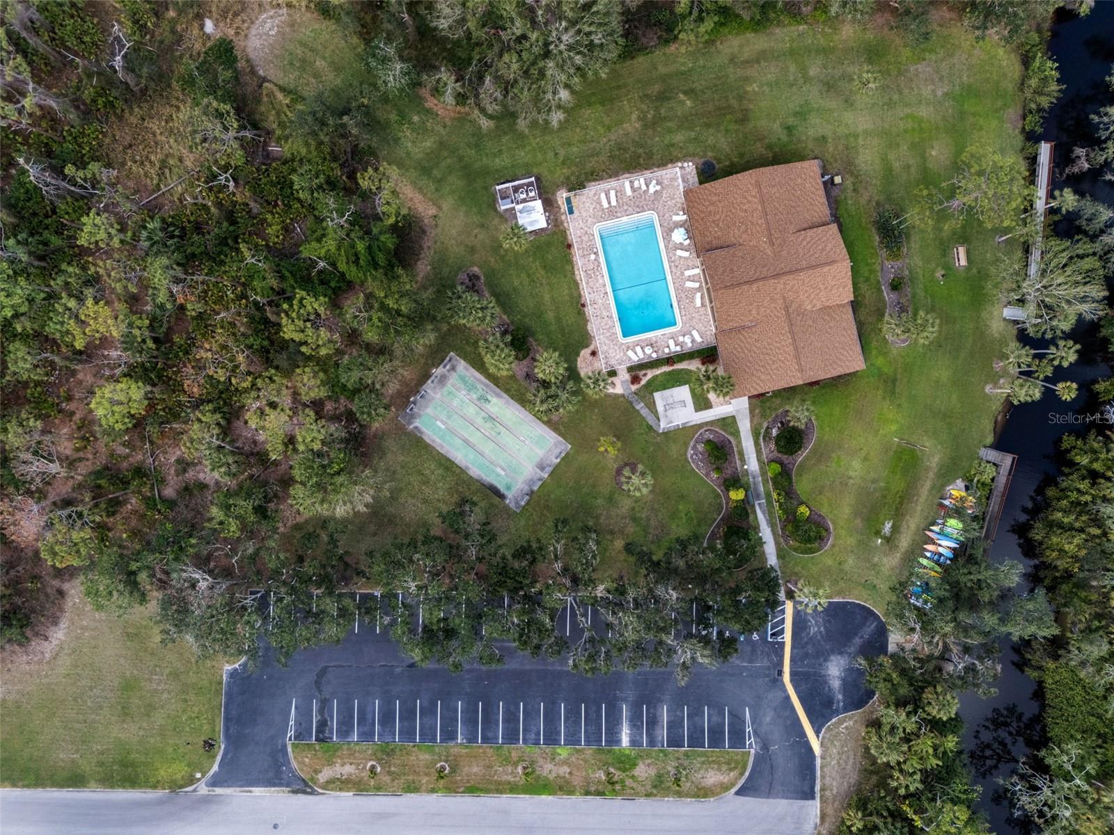 1239 PINEBROOK WAY