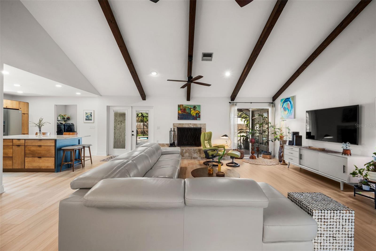 1239 PINEBROOK WAY