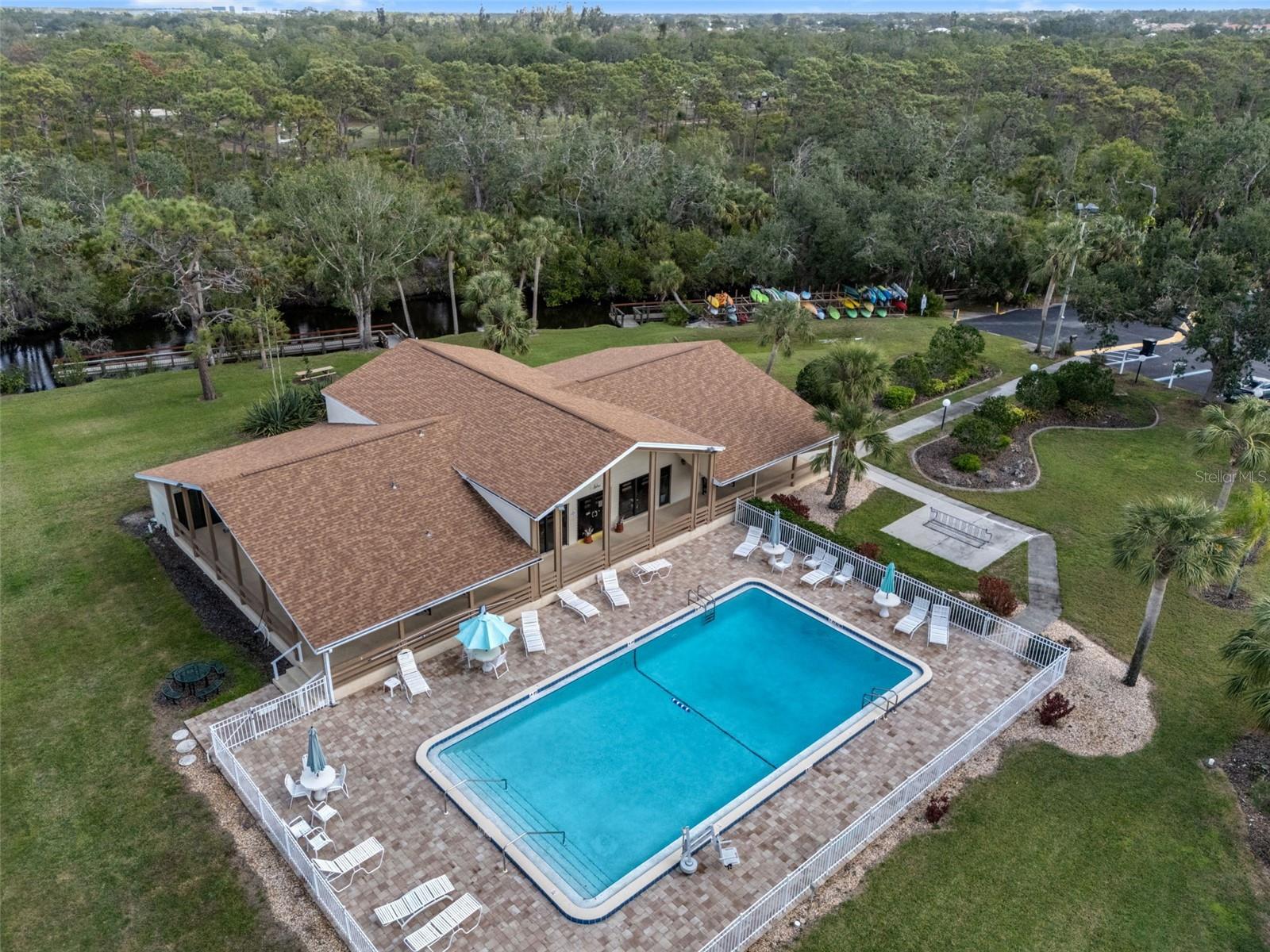 1239 PINEBROOK WAY
