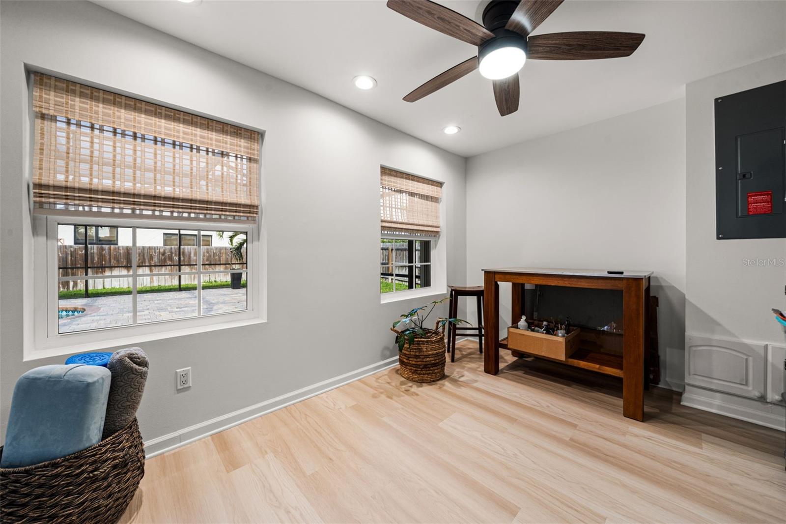 1239 PINEBROOK WAY