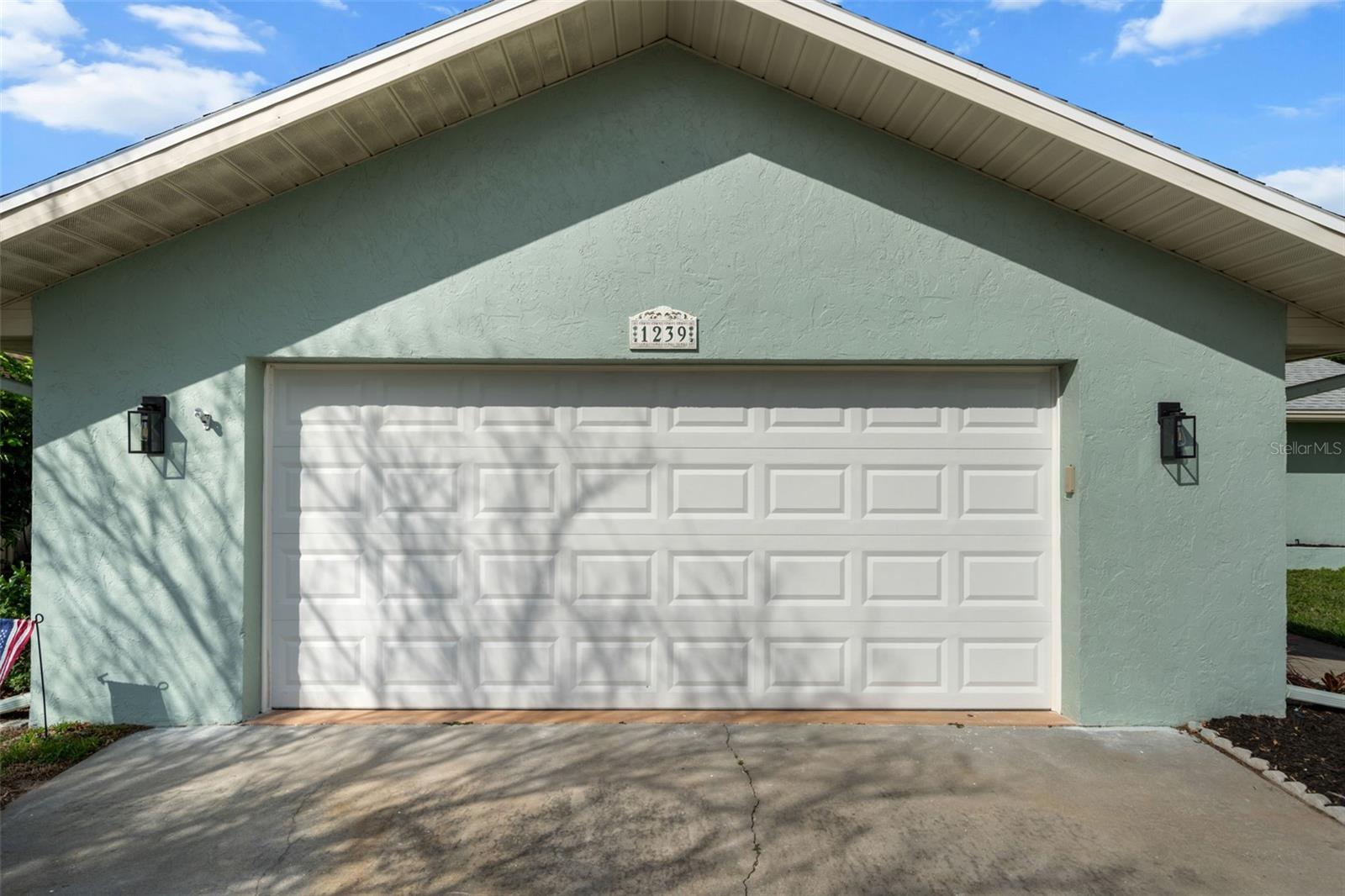 1239 PINEBROOK WAY