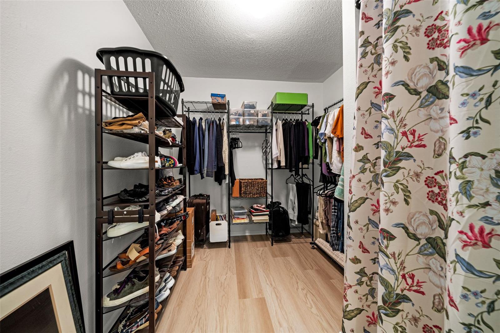 1239 PINEBROOK WAY