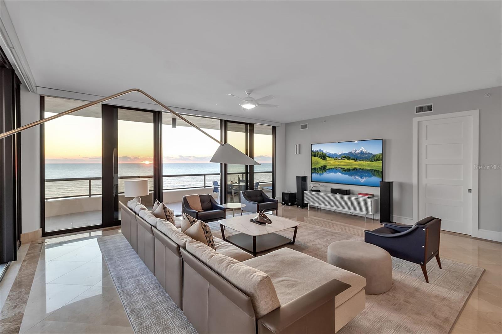 415 L AMBIANCE DR #A801