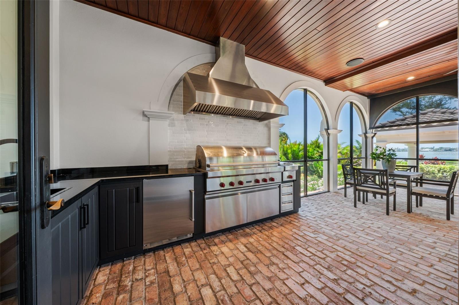 3000 SOUTHWEST DR