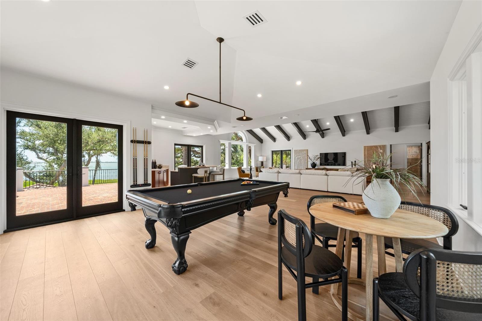 3000 SOUTHWEST DR