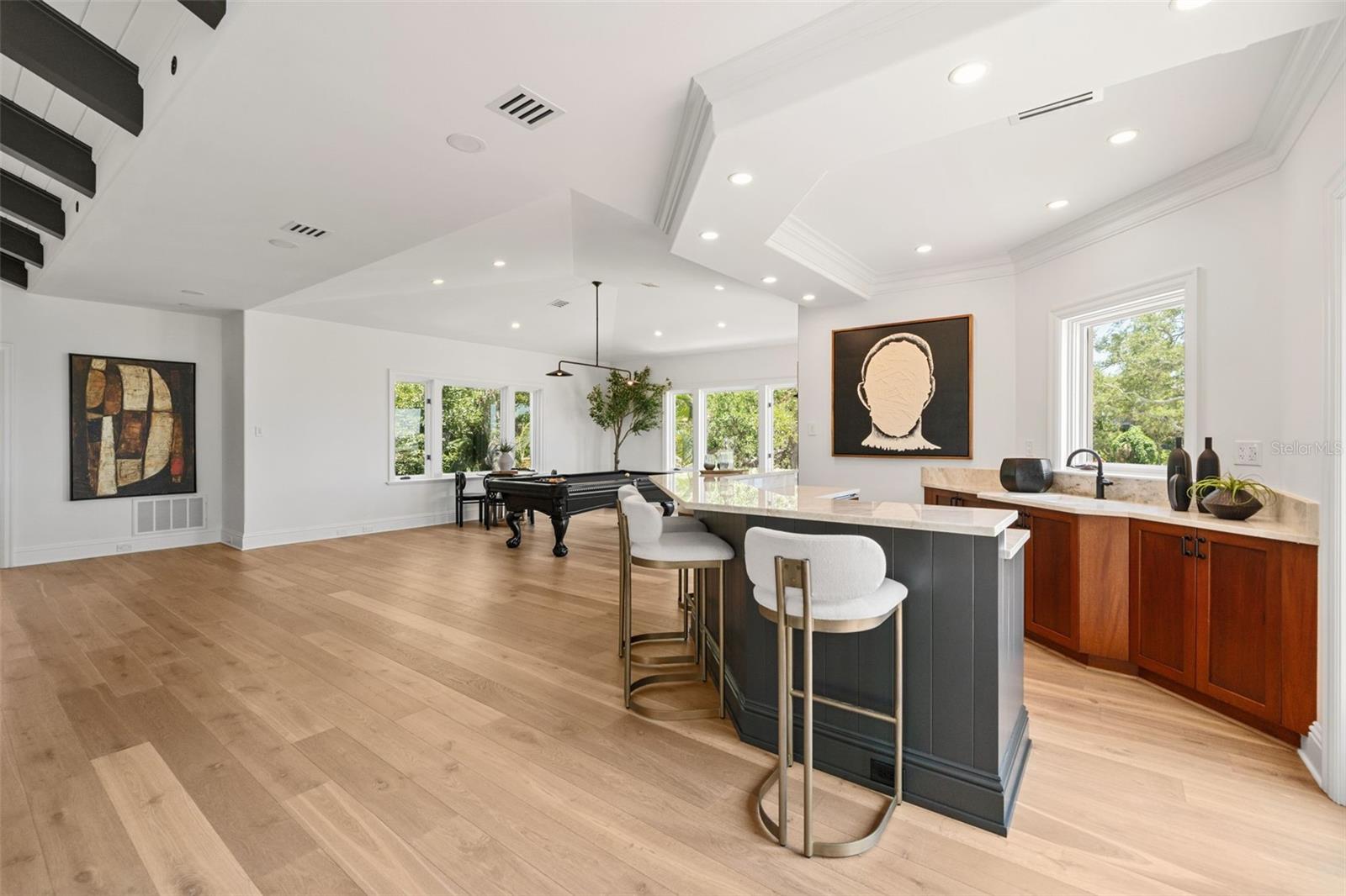 3000 SOUTHWEST DR