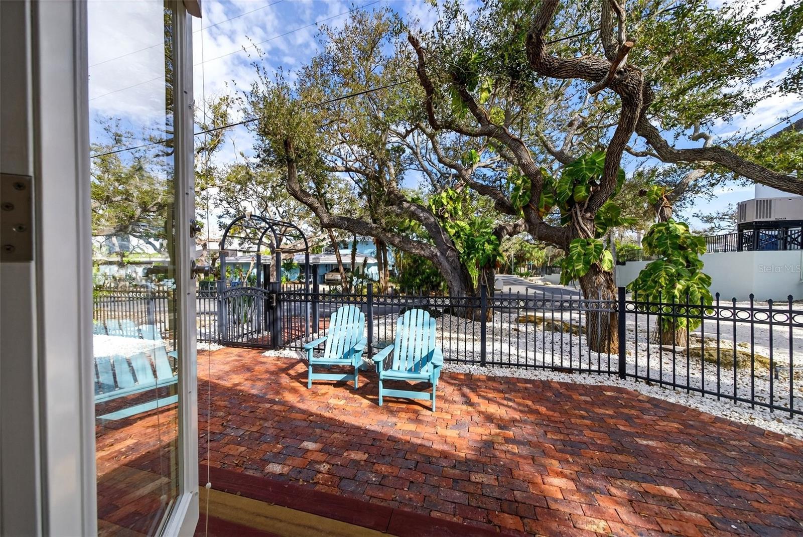 7152 POINT OF ROCKS CIR