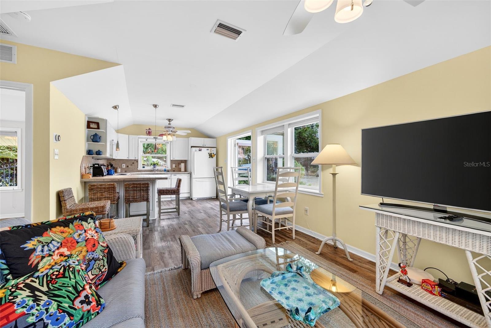 7152 POINT OF ROCKS CIR