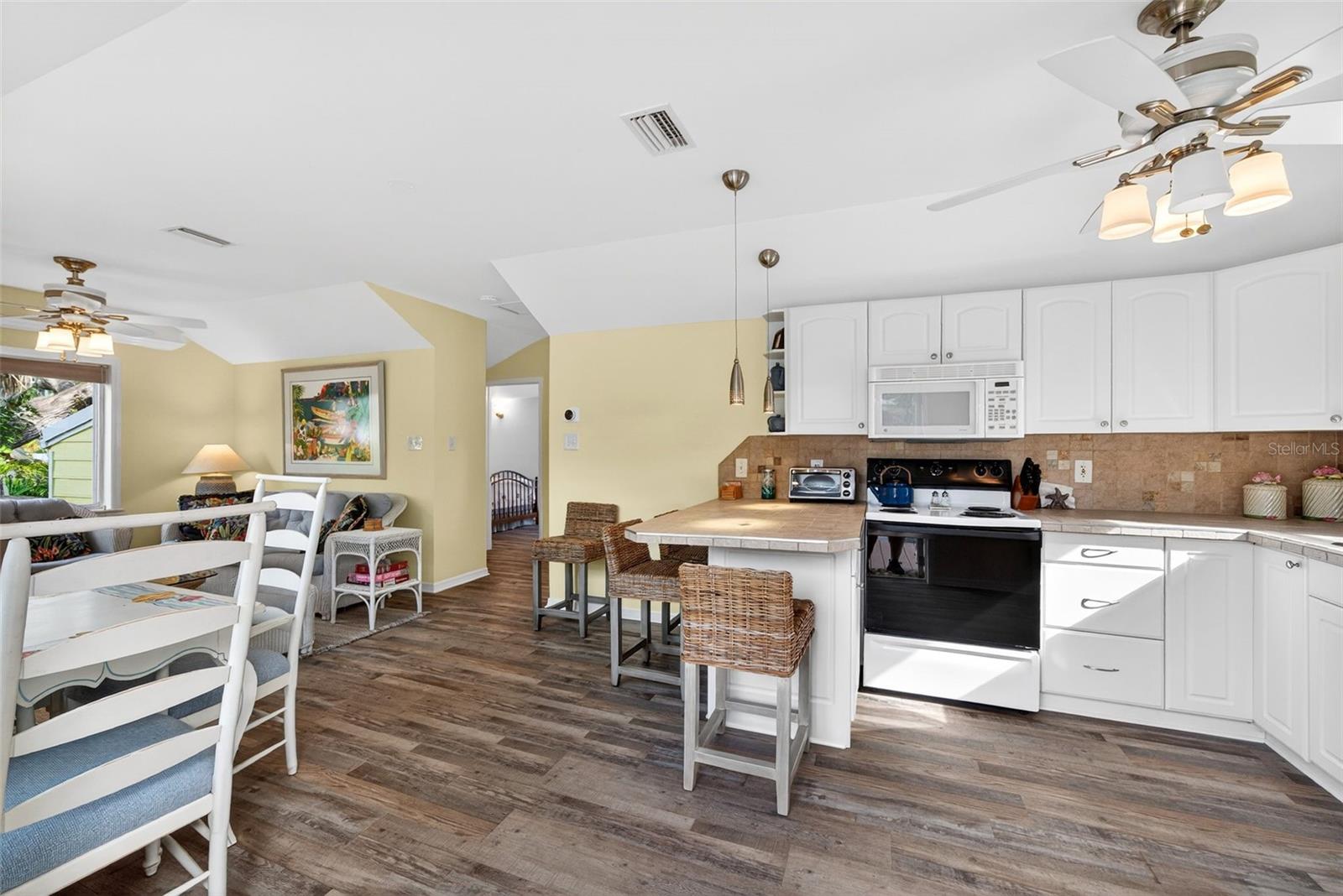 7152 POINT OF ROCKS CIR