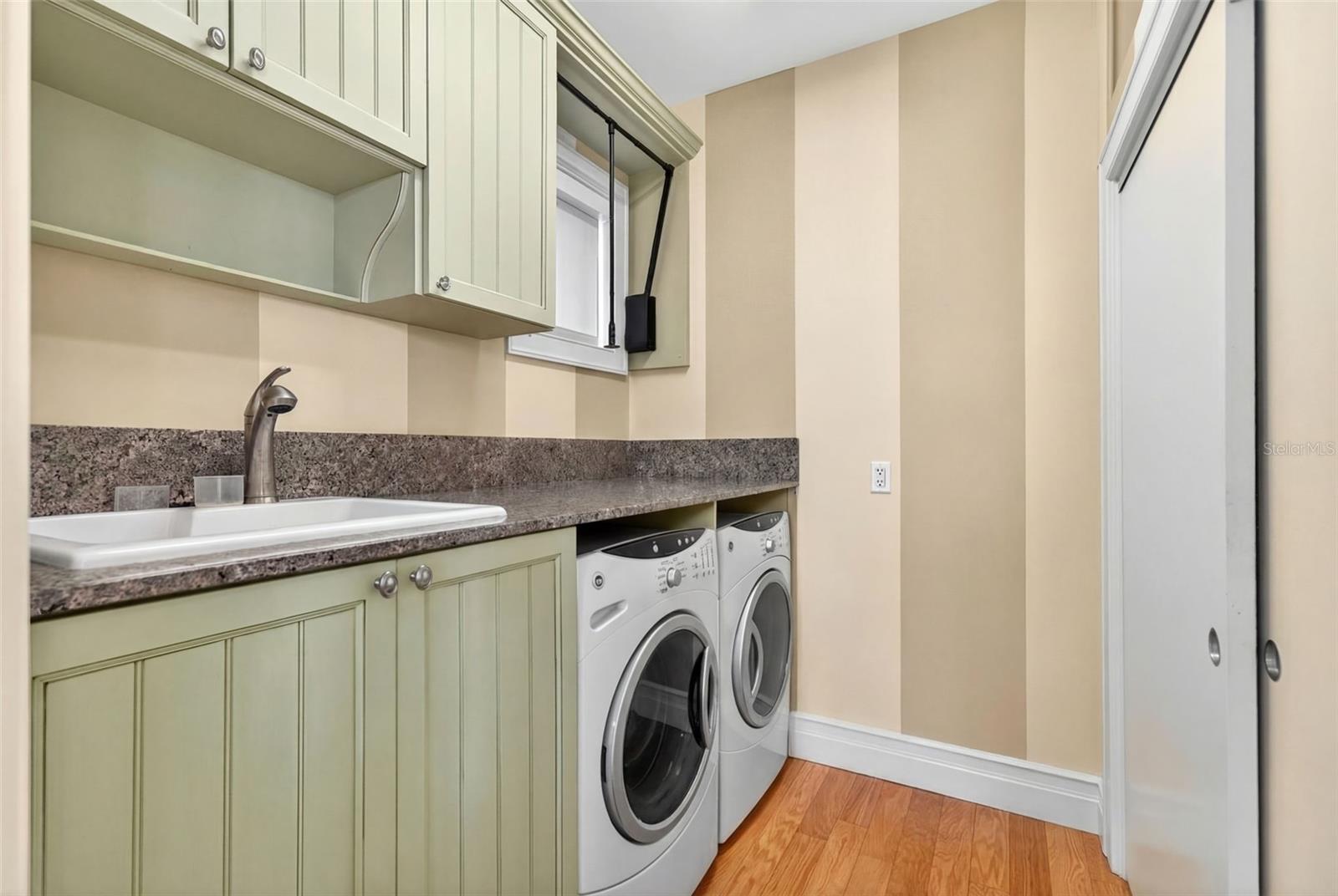 7152 POINT OF ROCKS CIR