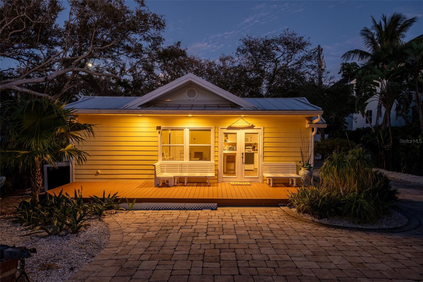 7152 POINT OF ROCKS CIR