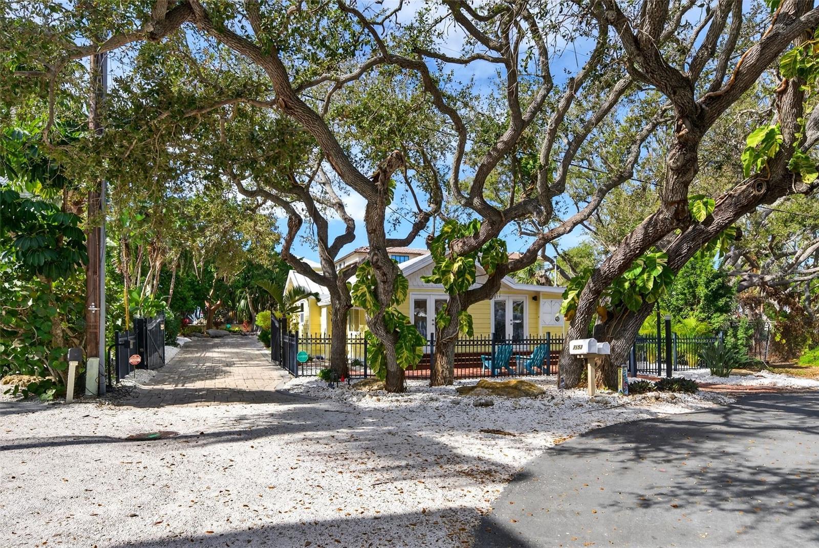 7152 POINT OF ROCKS CIR