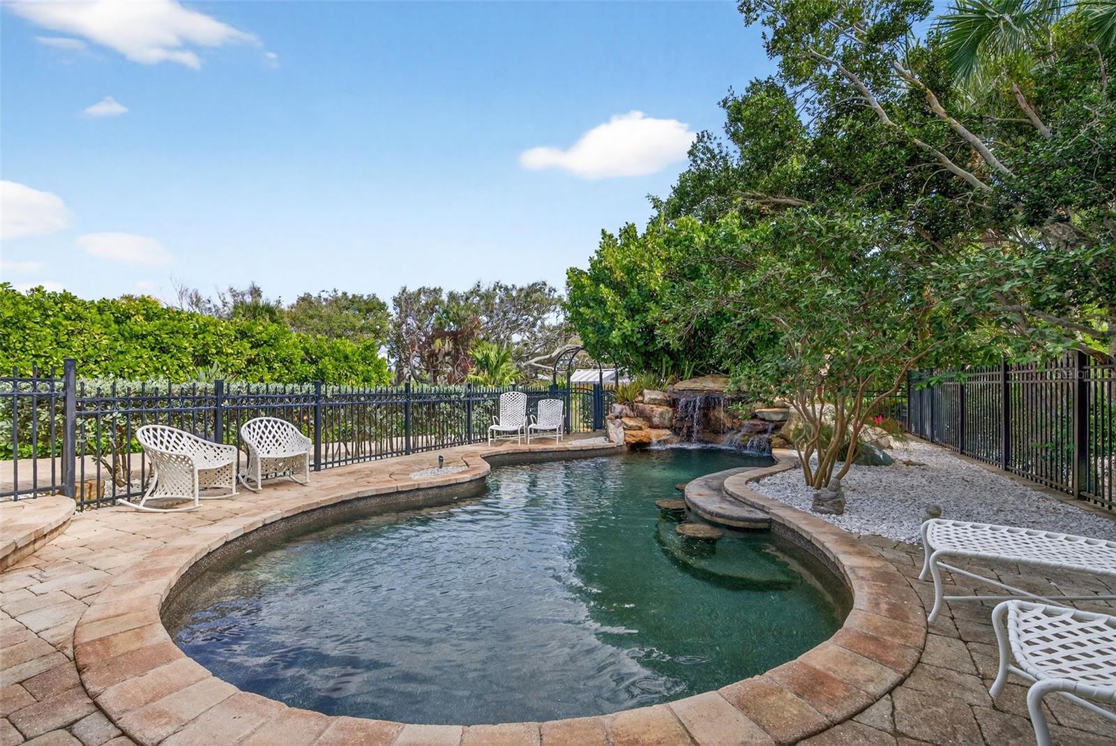 7152 POINT OF ROCKS CIR