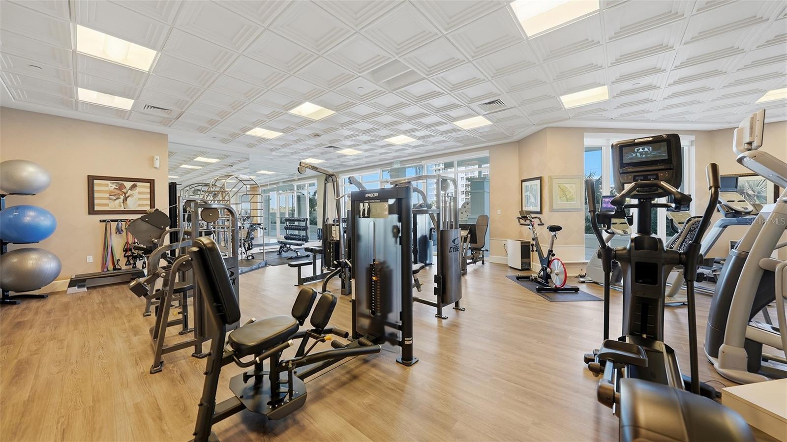 2052 BENJAMIN FRANKLIN DR #PH 1102