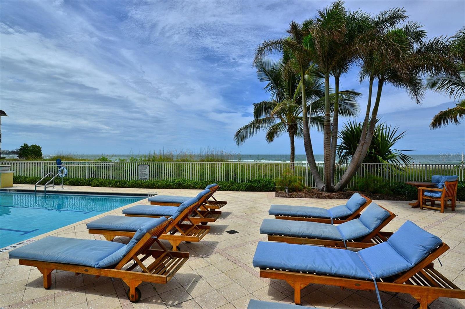 2052 BENJAMIN FRANKLIN DR #PH 1102