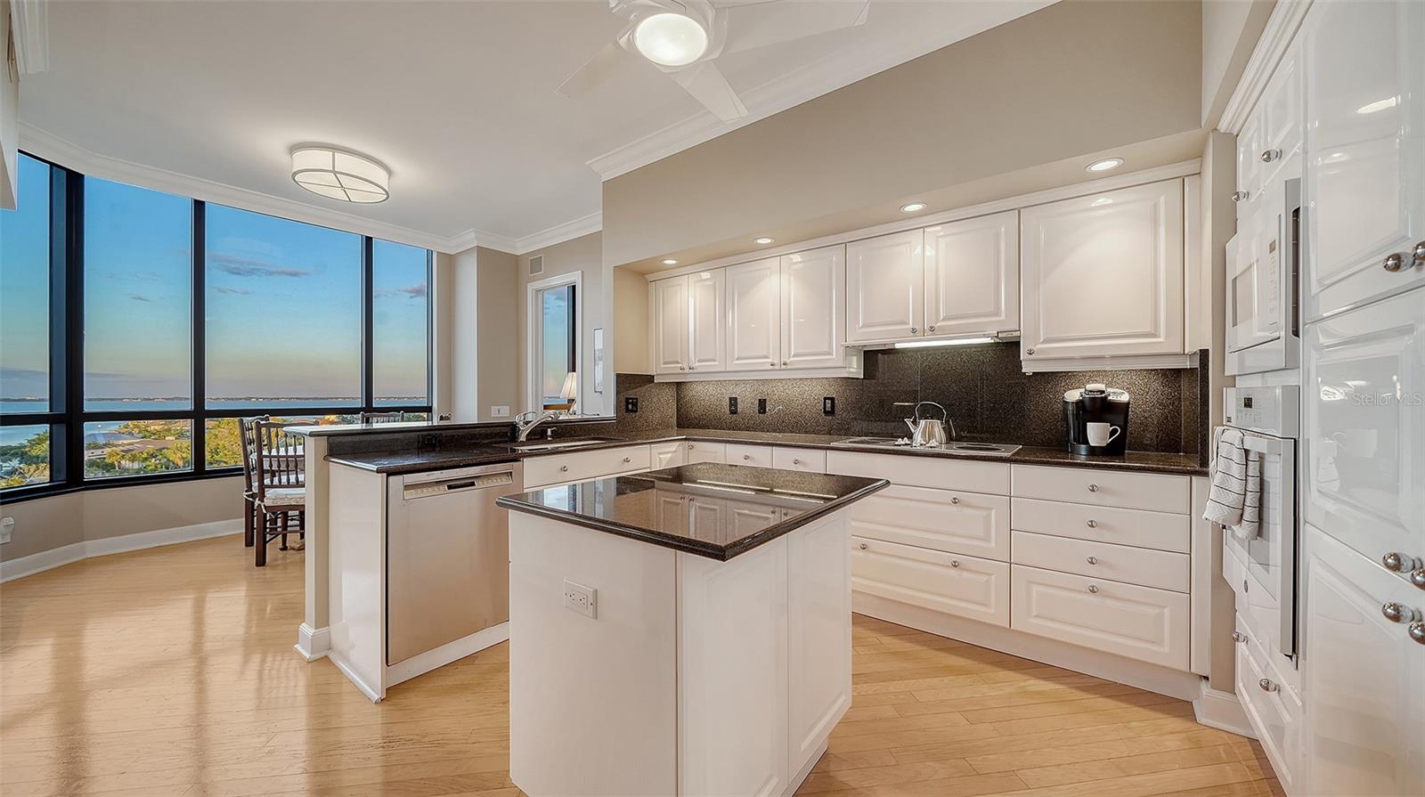 1281 GULF OF MEXICO DR #708