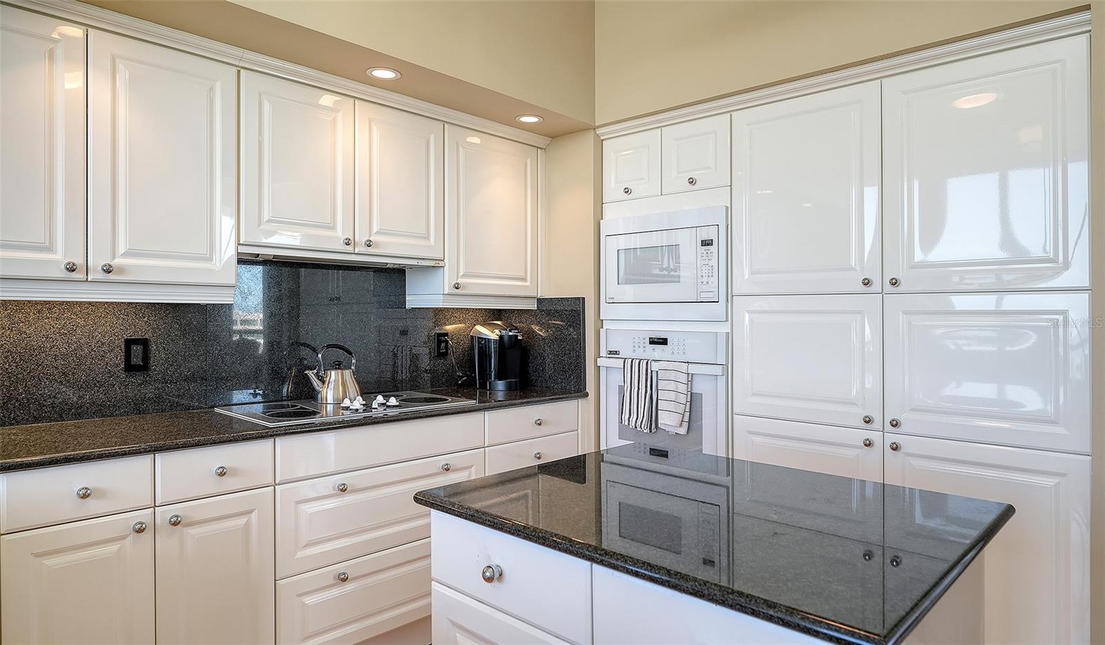 1281 GULF OF MEXICO DR #708