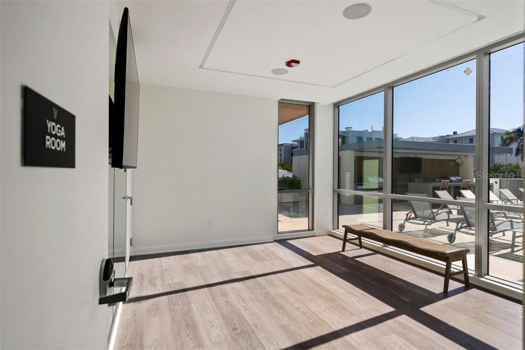 111 GOLDEN GATE PT #802PH