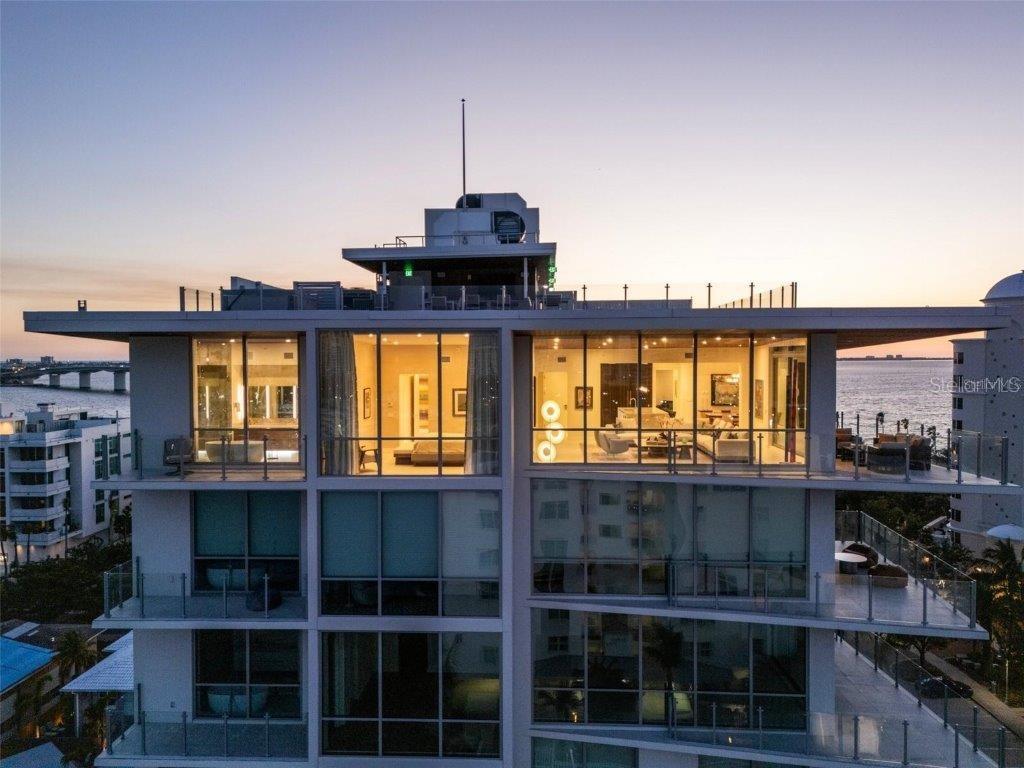 111 GOLDEN GATE PT #802PH