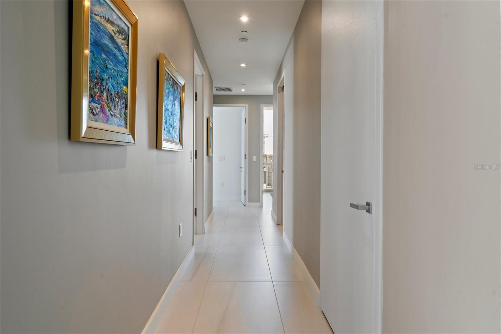 111 GOLDEN GATE PT #802PH