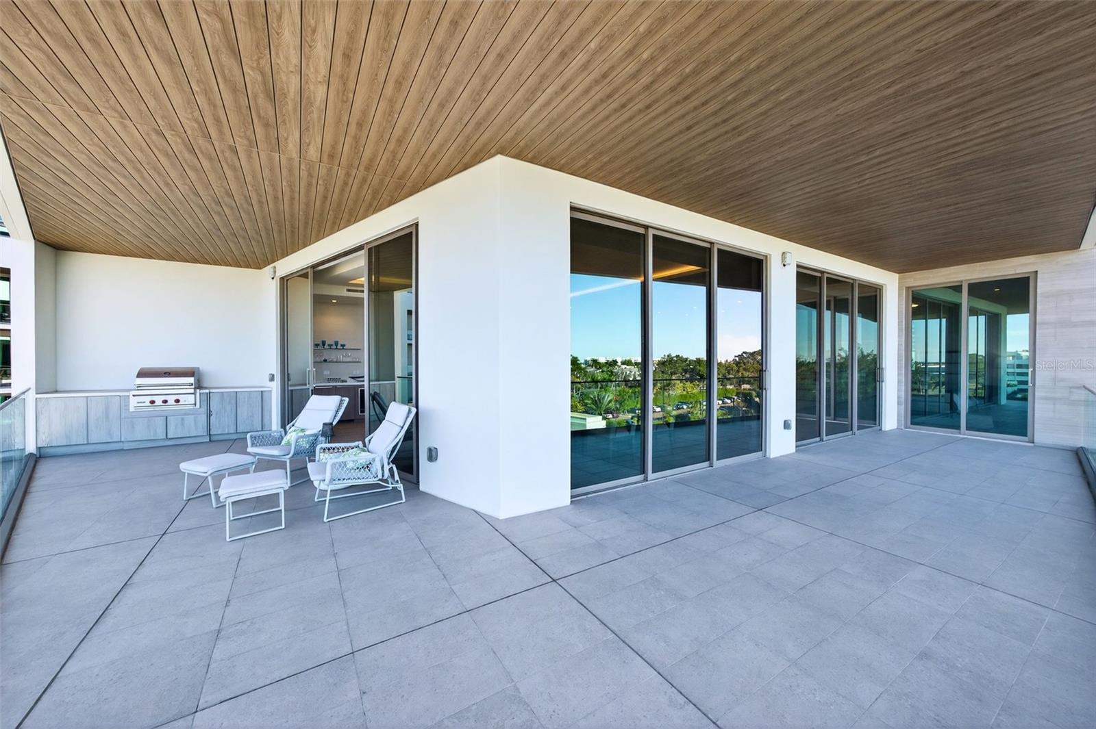 1591 GULF OF MEXICO DR #412