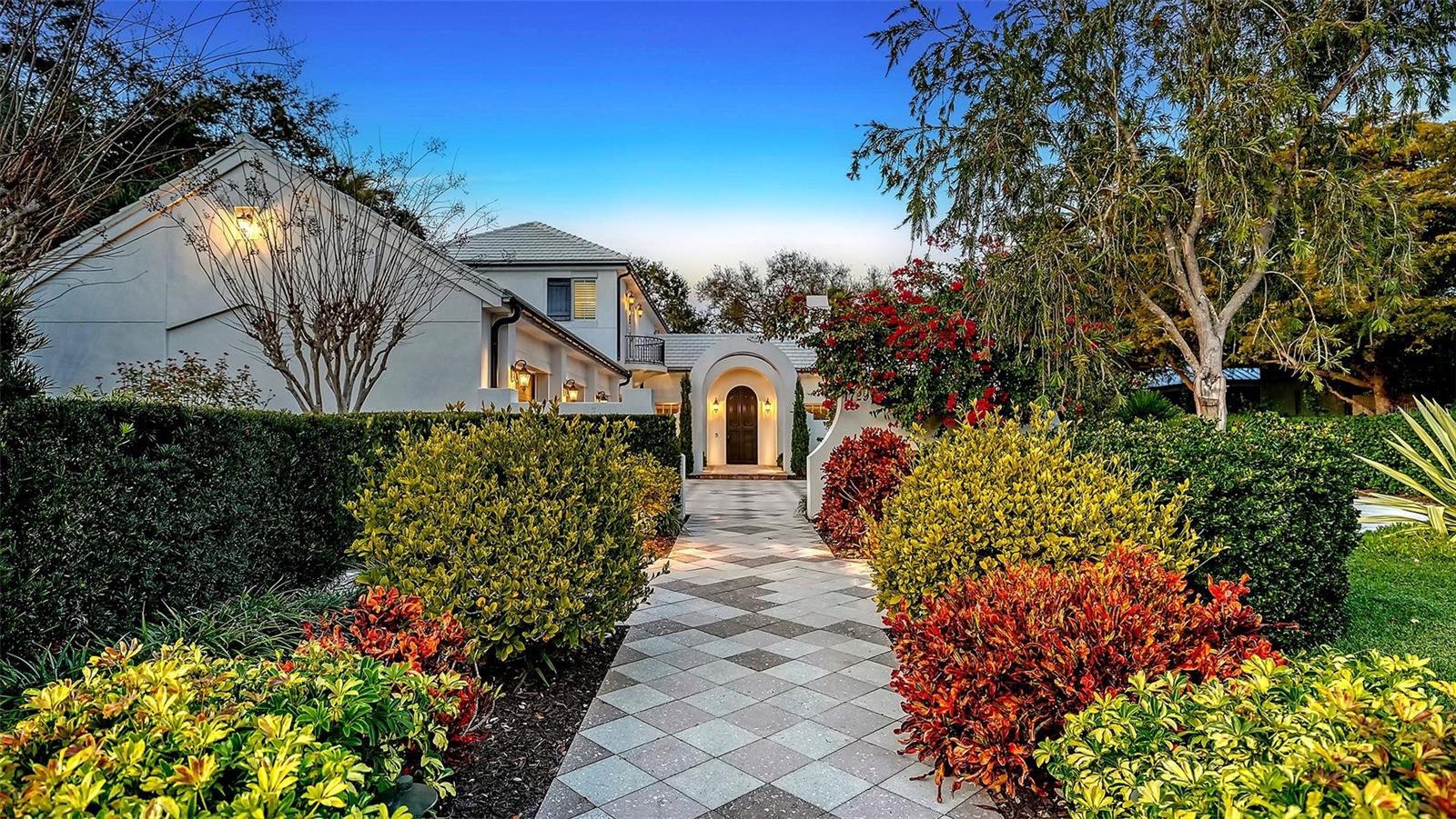 1729 CHEROKEE DR