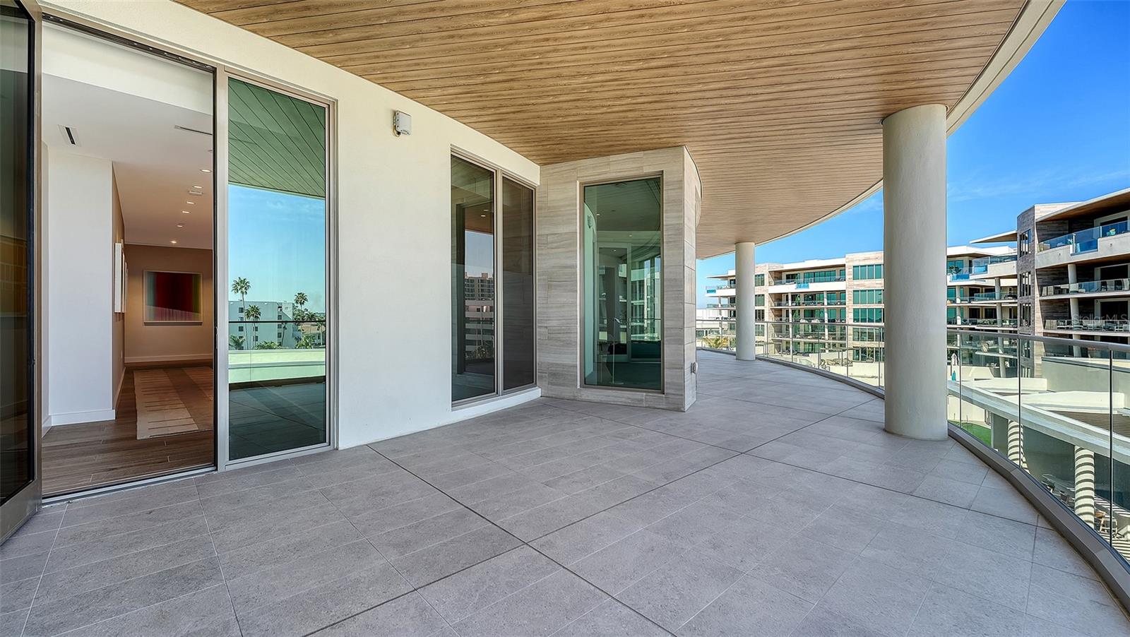 1561 GULF OF MEXICO DR #404