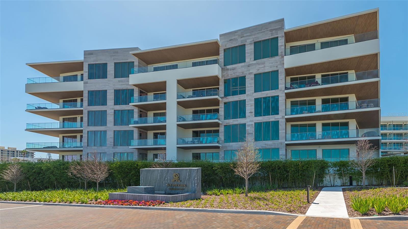1561 GULF OF MEXICO DR #404