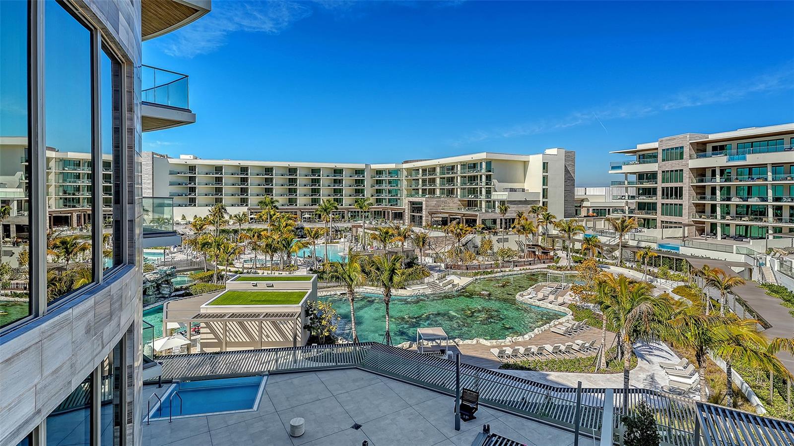 1561 GULF OF MEXICO DR #404