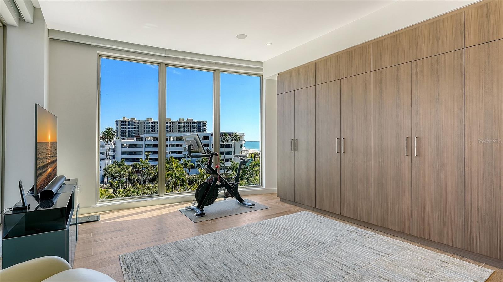 1561 GULF OF MEXICO DR #404