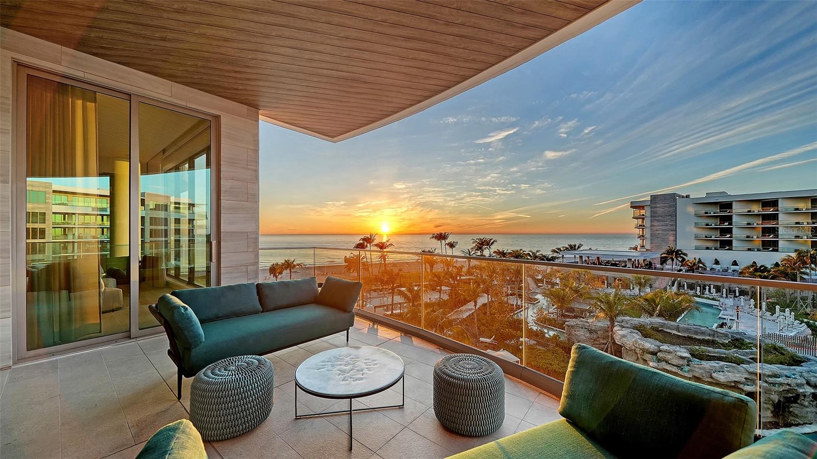1561 GULF OF MEXICO DR #404