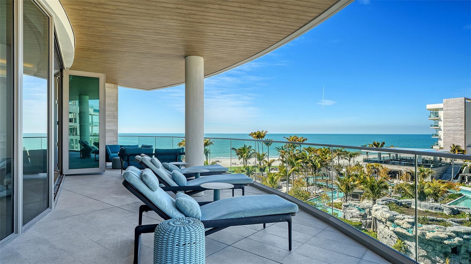 1561 GULF OF MEXICO DR #404