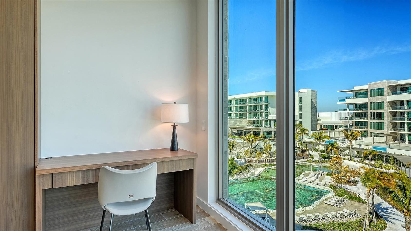 1561 GULF OF MEXICO DR #404