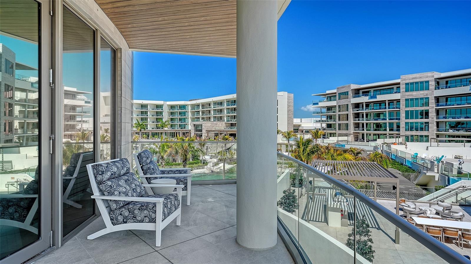 1561 GULF OF MEXICO DR #304