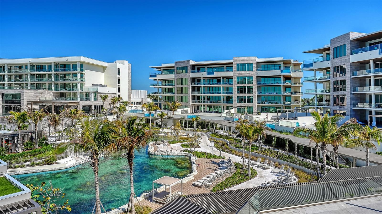 1561 GULF OF MEXICO DR #304