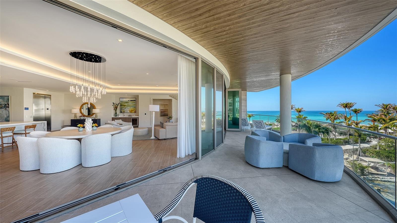 1561 GULF OF MEXICO DR #304