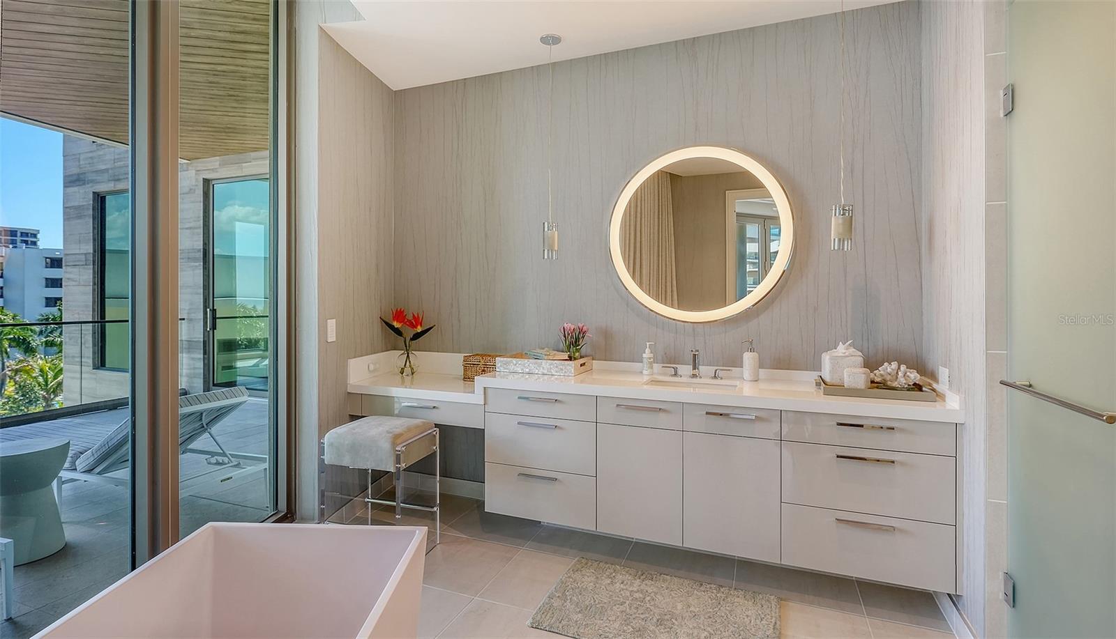 1561 GULF OF MEXICO DR #304